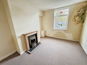 Lounge- click for photo gallery